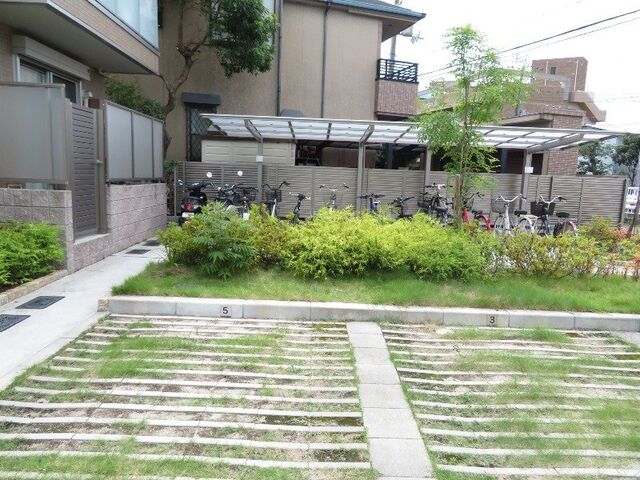 拡大写真：Sophia court桜町 2階202の外観写真（昼）