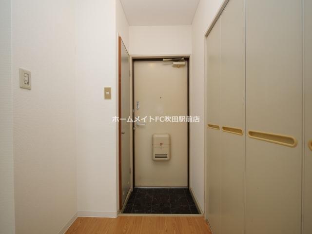 拡大写真:プレアール吹田泉町Ⅱ 3階306の玄関