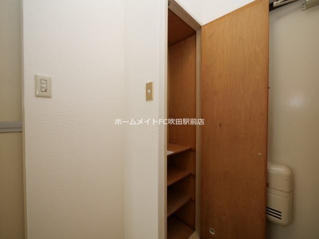 拡大写真:プレアール吹田泉町Ⅱ 3階306の下駄箱