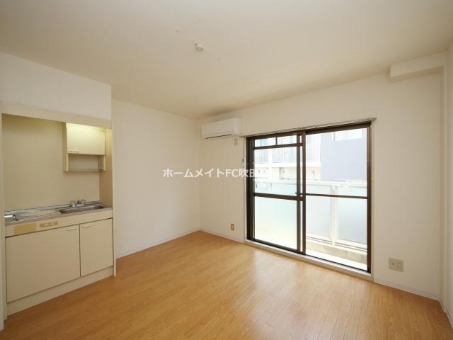 拡大写真:プレアール吹田泉町Ⅱ 3階306のリビング