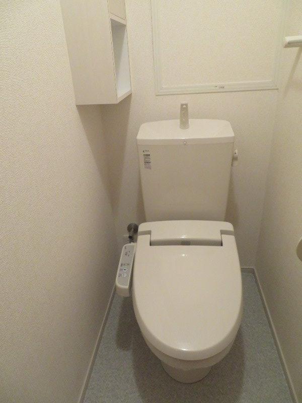 拡大写真：グランデージ 3階301のシャワー付トイレ