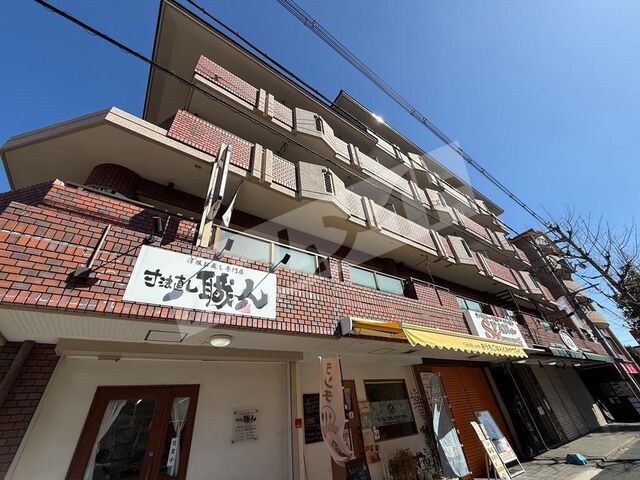 拡大写真：吹田市山田西１丁目 2階205の外観写真（昼）