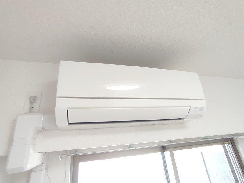 拡大写真:Shining江坂離宮 4階401のエアコン