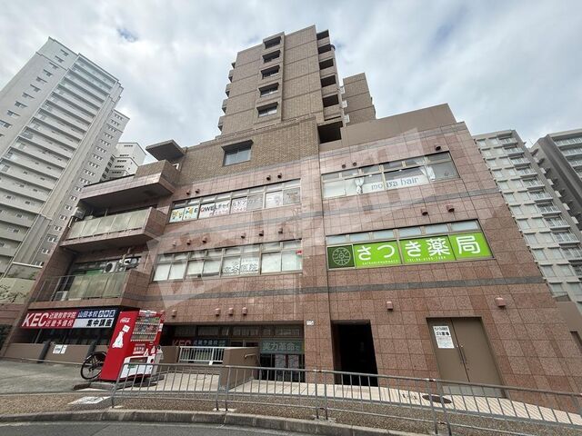 拡大写真：吹田市山田西４丁目 2階202の外観写真（昼）