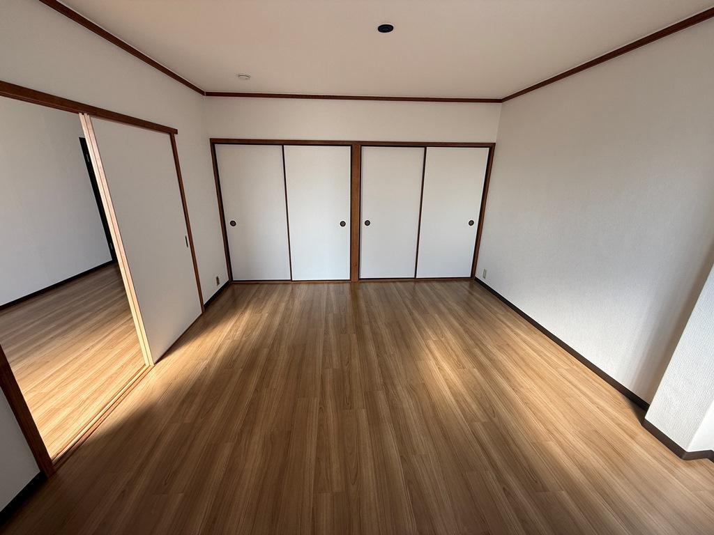 拡大写真：吹田市南清和園町 4階402の室内
