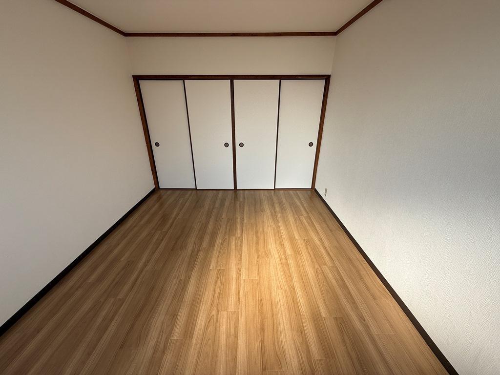 拡大写真：吹田市南清和園町 4階402の洋室