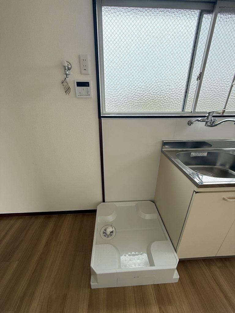 拡大写真：吹田市南清和園町 4階402の洗濯機置場新設