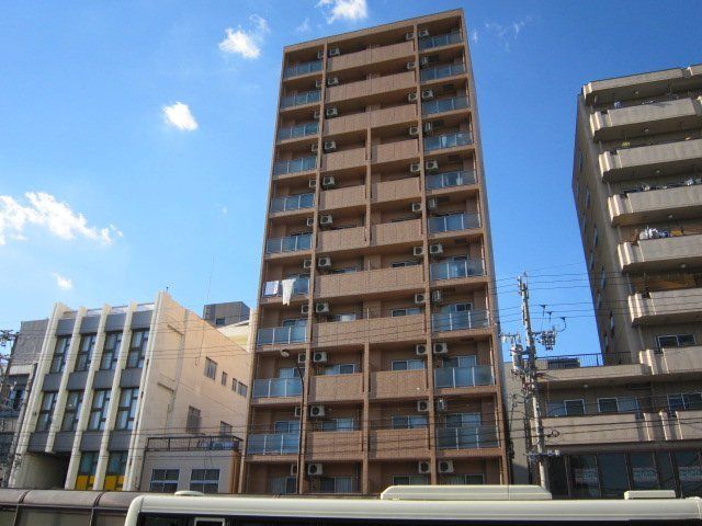 リヴェール白壁の外観