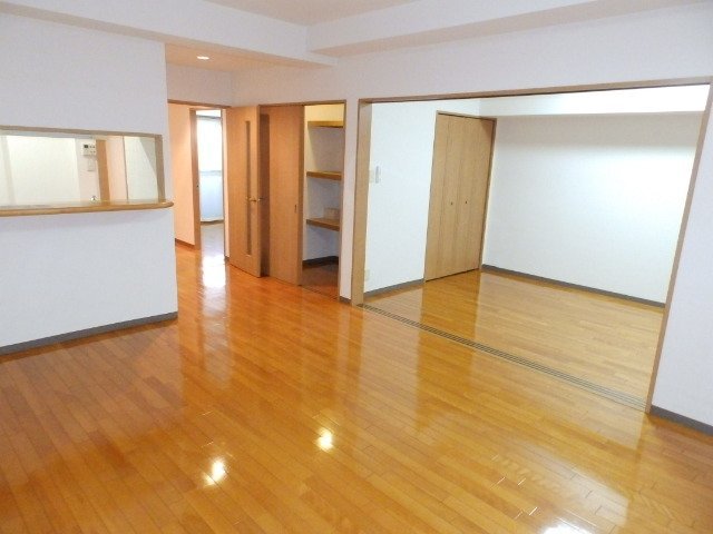 拡大写真：グレイス泉 9階906の室内
