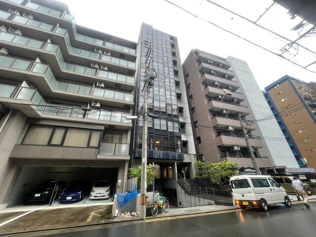 拡大写真：バードヒル伏見 4階401の外観写真（昼）