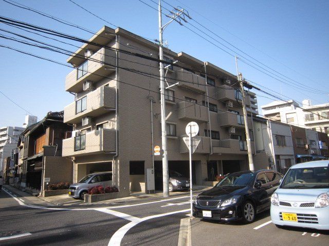 拡大写真:泉2000 4階402の外観写真(昼)