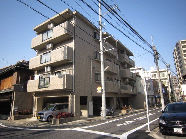 泉2000の外観
