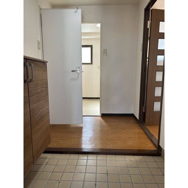 拡大写真:長井マンション 4階403の玄関