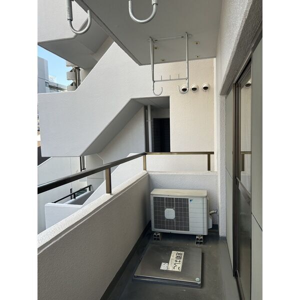 拡大写真:長井マンション 4階403のベランダ