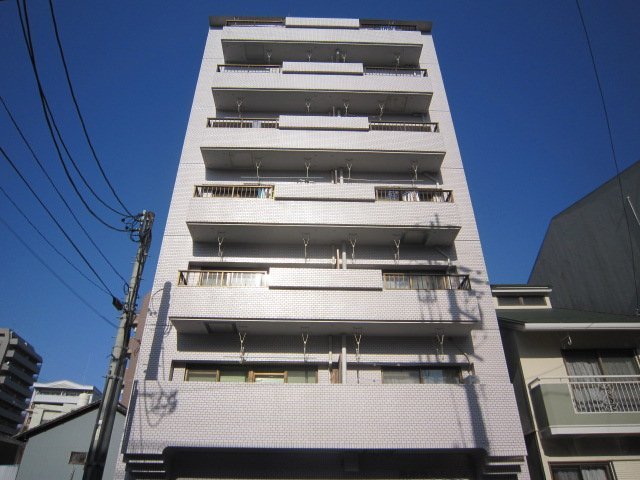 写真:長井マンションの外観