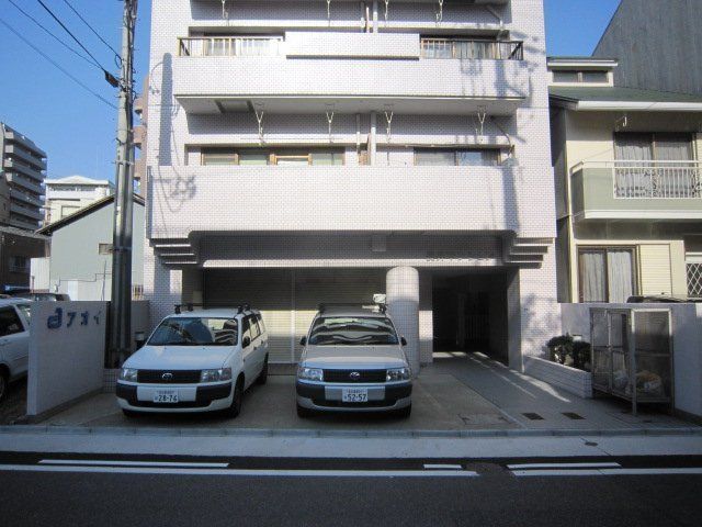 拡大写真:長井マンション 4階403の外観写真(昼)