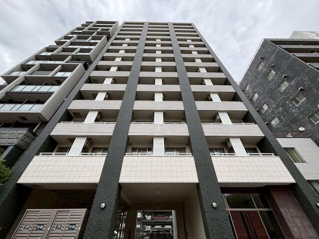 拡大写真:セントレイクセレブ代官町 6階602の外観写真(昼)