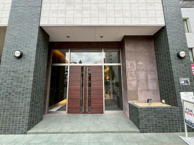 拡大写真:セントレイクセレブ代官町 6階602の外観写真(昼)
