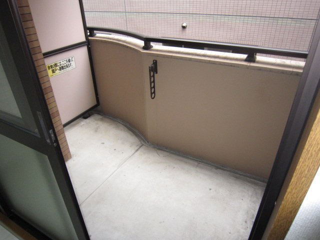 拡大写真:エクセルシオール栄 6階605のベランダ