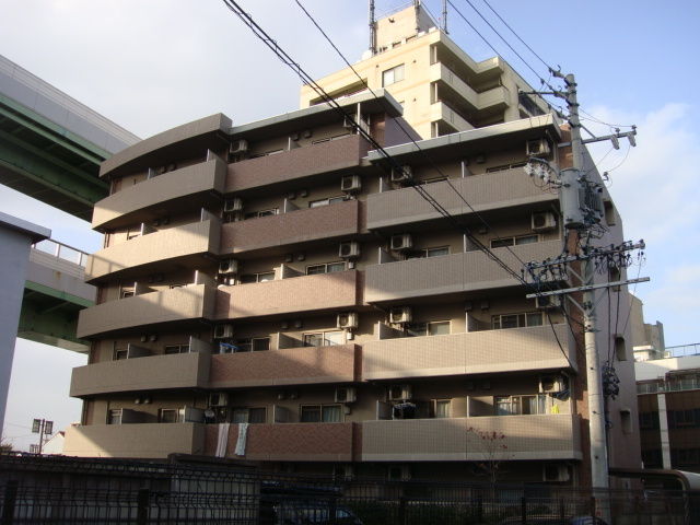 拡大写真:ルトゥール 1階102の外観写真(昼)