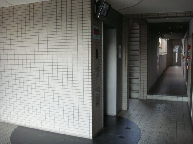 拡大写真:ルトゥール 1階102の外観写真(昼)
