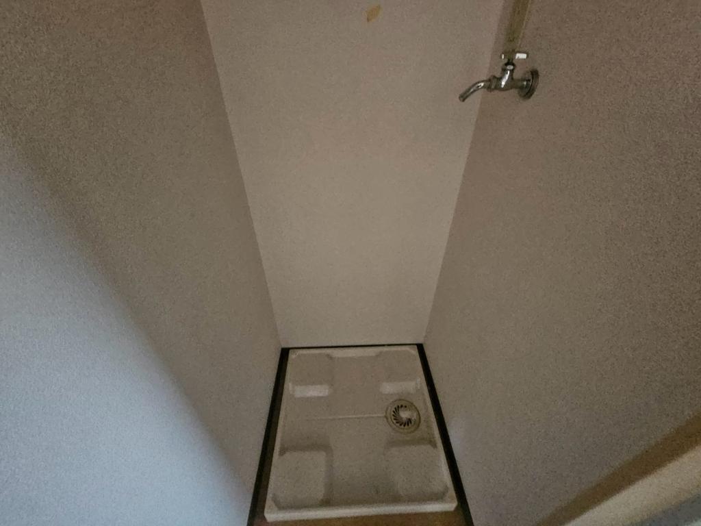拡大写真:e池下 4階401の洗濯機置き場