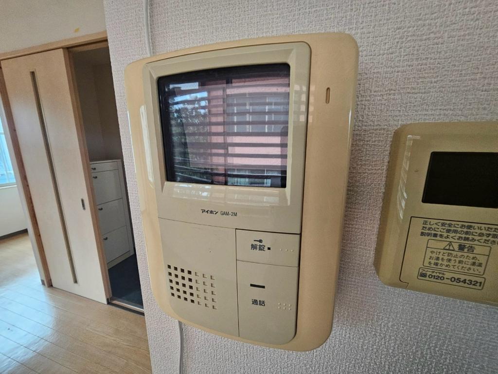 拡大写真:e池下 4階401のカメラ付インターホン