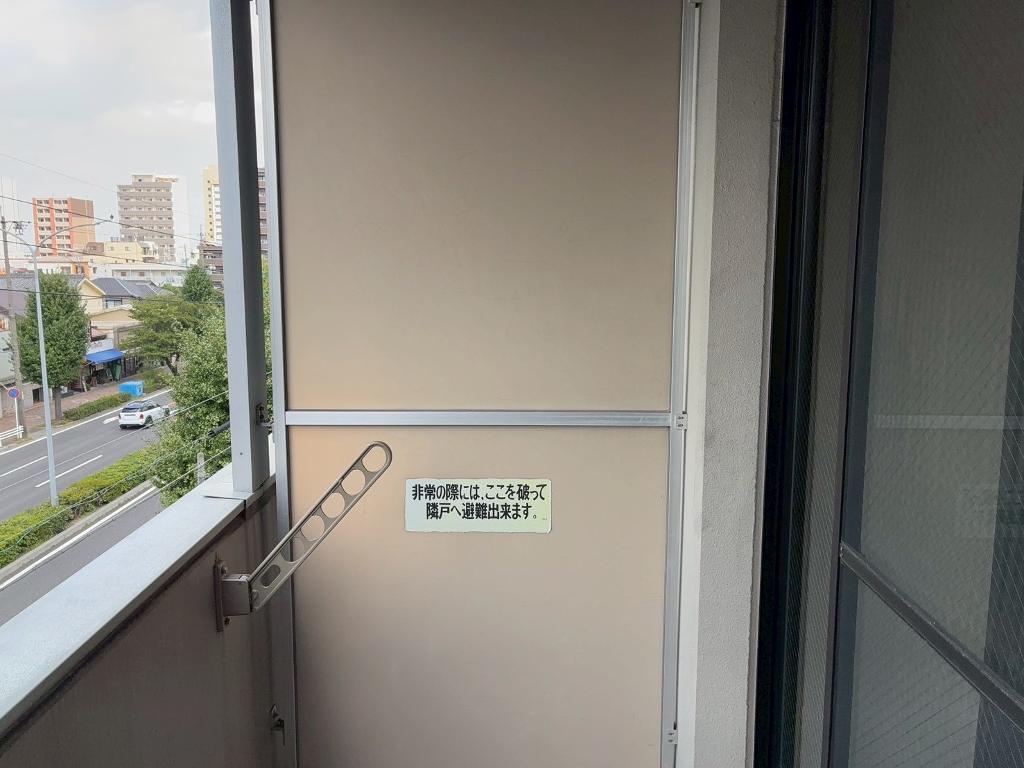 拡大写真：ラクロア 8階801のベランダ