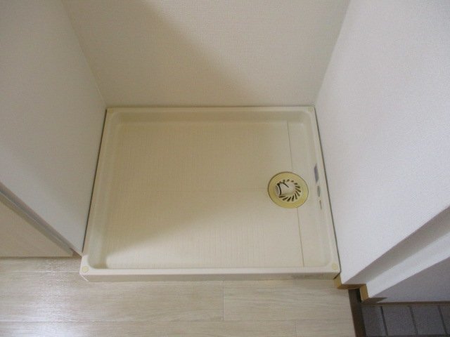 拡大写真：浅井ビル 2階201の洗濯機置場
