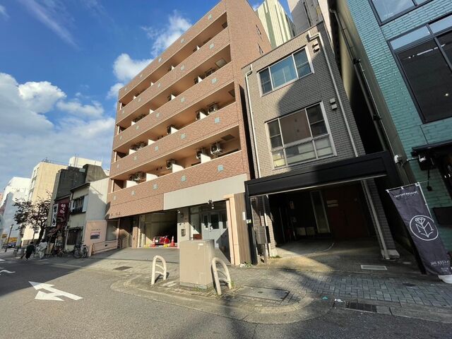 拡大写真:浅井ビル 2階201の外観写真(昼)