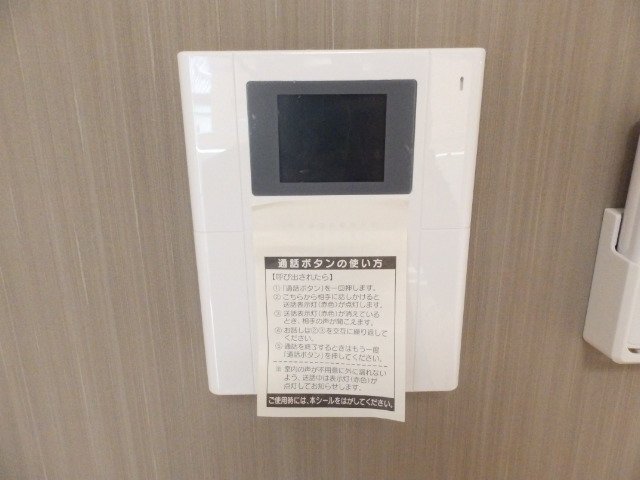 拡大写真:RAFFLE SHINSAKAE 5階502のカメラ付インターホン