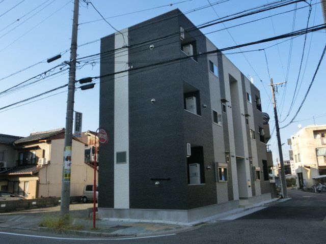 拡大写真：Le Ciel 大秋町 3階302の外観写真（昼）