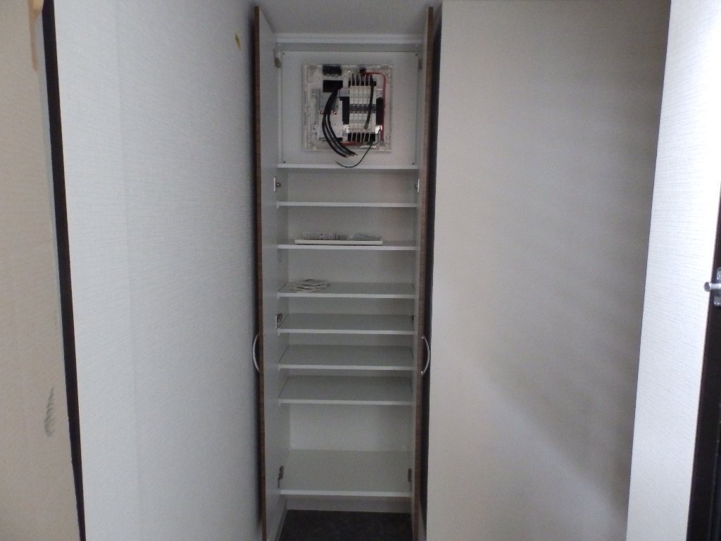 拡大写真：Kamiya　Bldg東桜 4階401の下駄箱