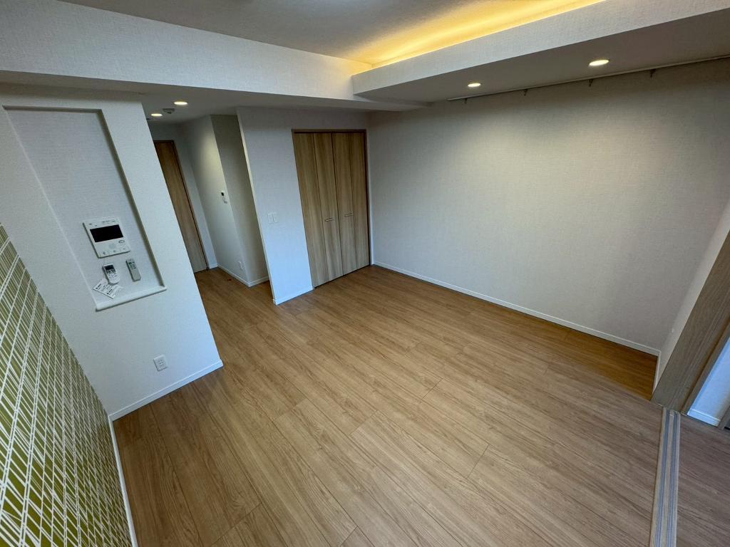 拡大写真:グランルクレ新栄イースト 3階305の室内