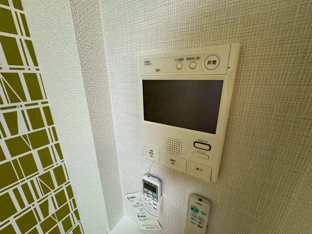 拡大写真:グランルクレ新栄イースト 3階305のカメラ付インターホン