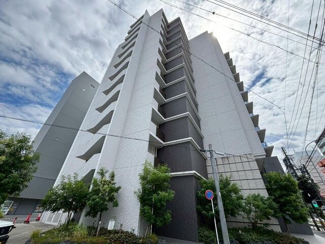 グランルクレ新栄イーストの外観
