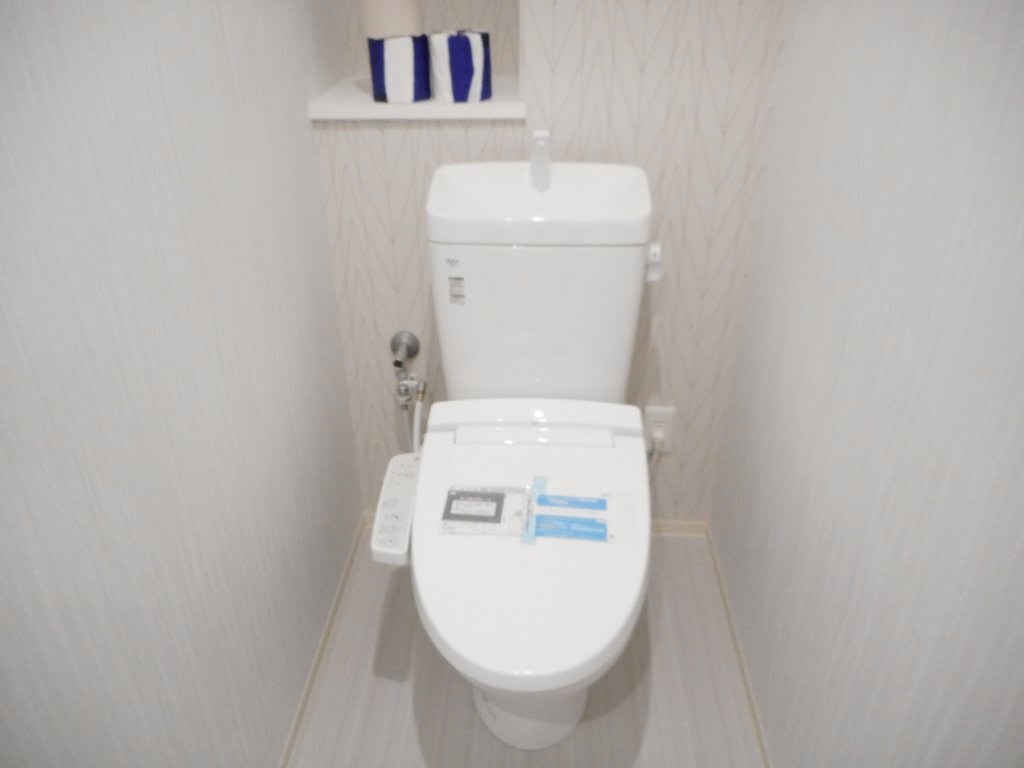 拡大写真：ラトゥール代官町EAST 7階701のトイレ