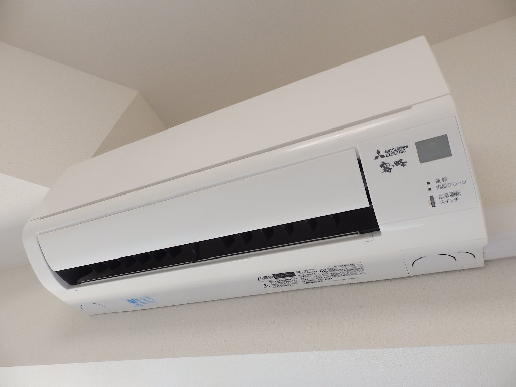 拡大写真：プレサンス新栄リベラ 6階605のエアコン