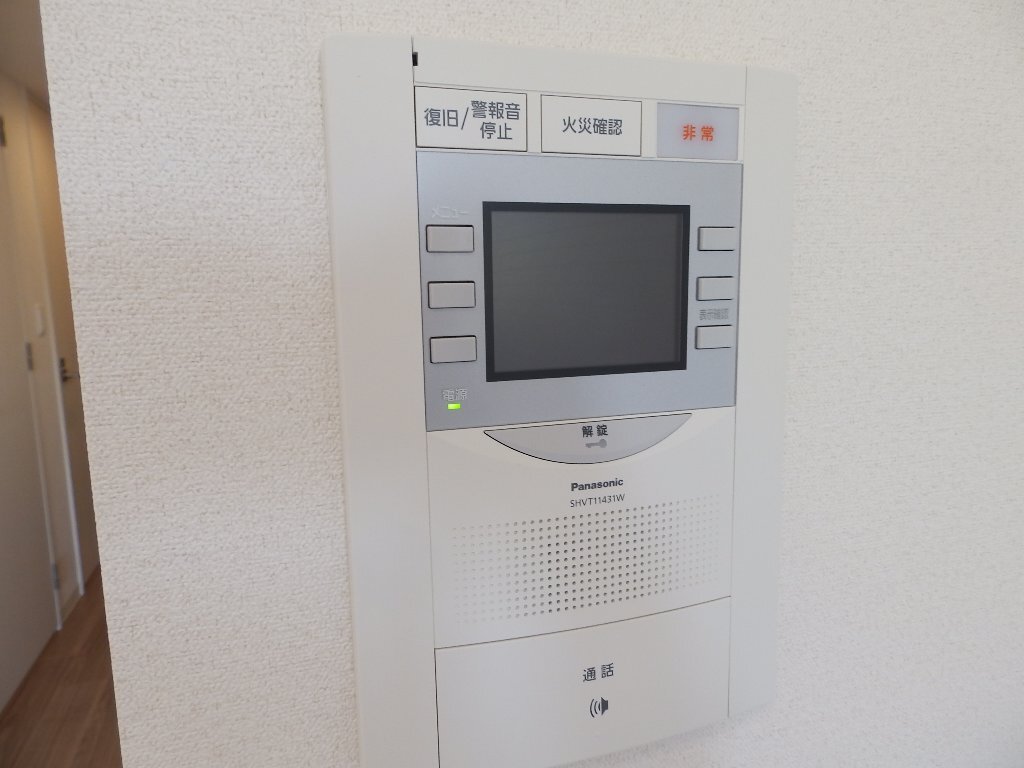 拡大写真：プレサンス新栄リベラ 6階605のカメラ付インターホン