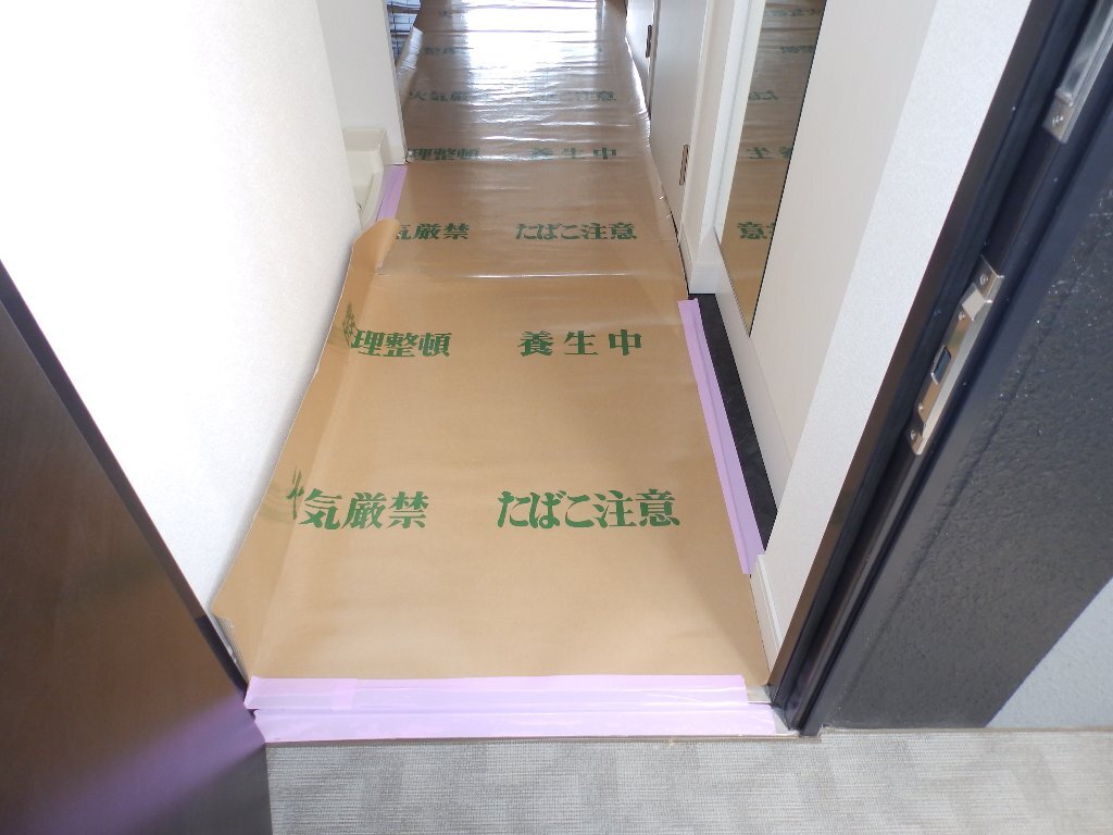 拡大写真：プレサンス新栄リベラ 7階701の玄関