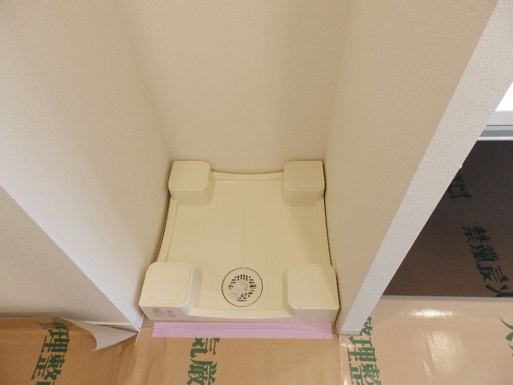 拡大写真：プレサンス新栄リベラ 7階701の洗濯機置場