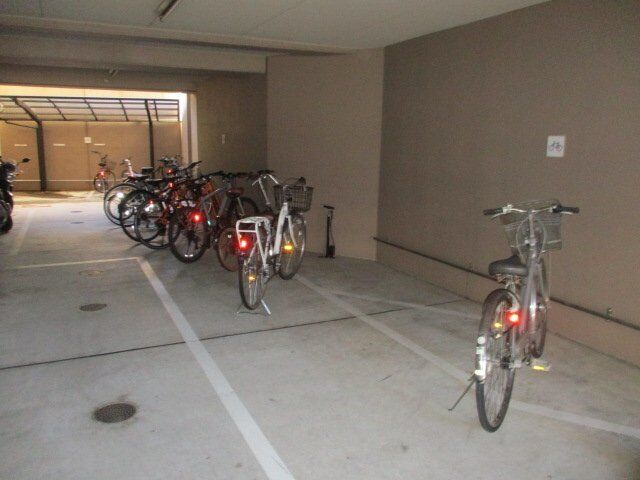 拡大写真：ヒルズ花の木 8階802の外観写真（昼）