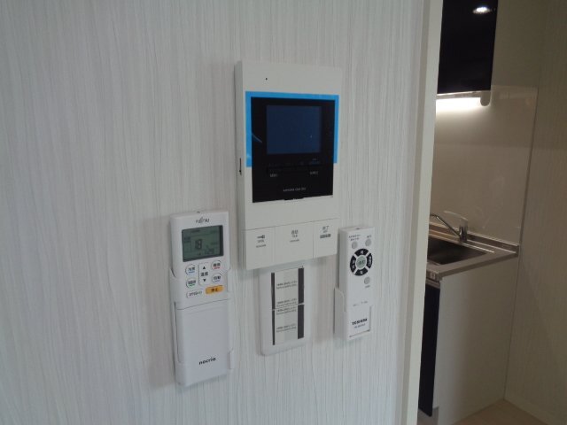 拡大写真：P-SQUARE　Shumoku　III 4階405のカメラ付インターホン