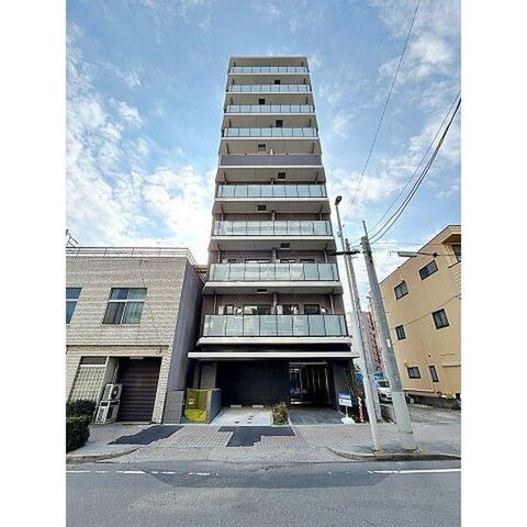 ブレストンコート金山の外観