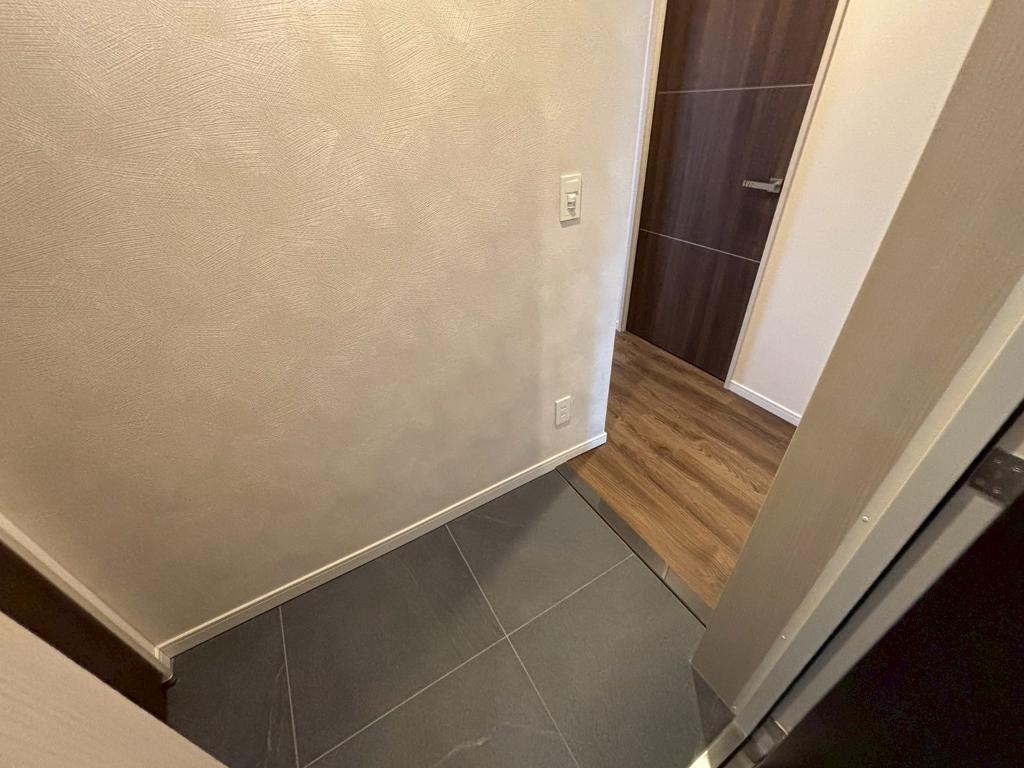 拡大写真:さくらHills ROKUBAN Platinum Residence 10階1002の玄関(イメージ)