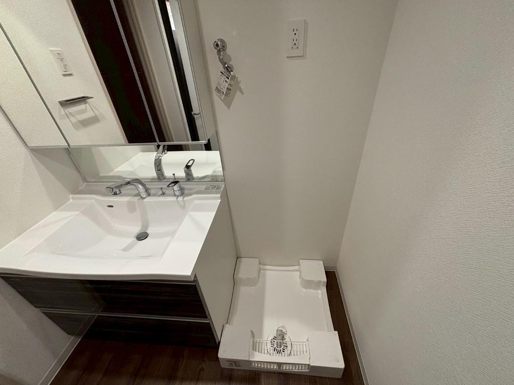 拡大写真:さくらHills ROKUBAN Platinum Residence 10階1002の洗濯機置場(イメージ)