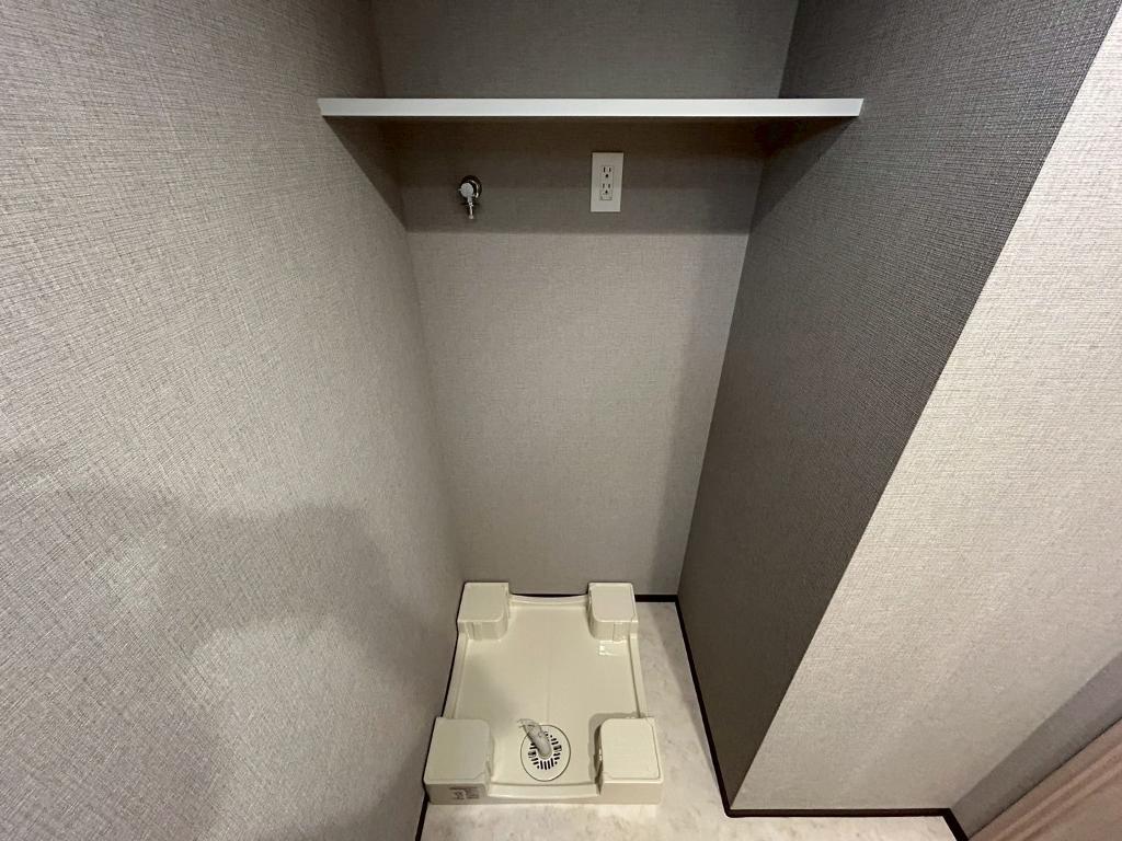 拡大写真:メイクスアート金山SOUTH 8階808の洗濯機置場