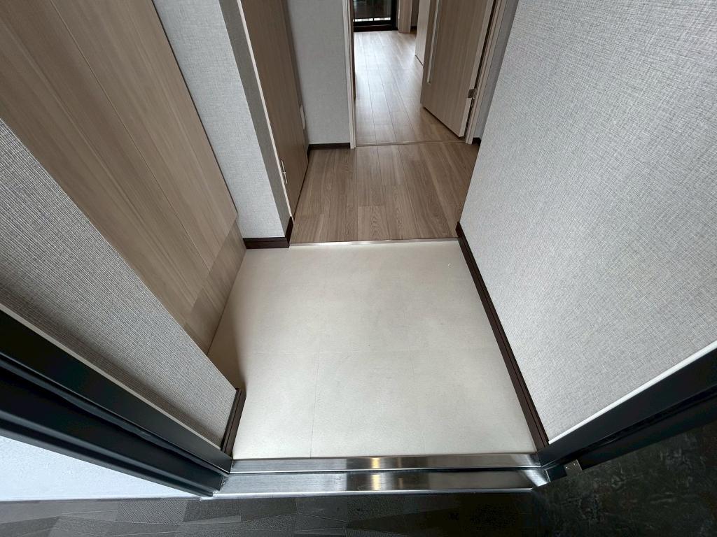 拡大写真:メイクスアート金山SOUTH 8階808の玄関