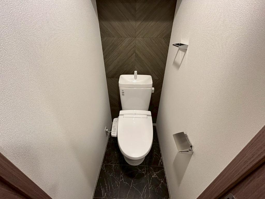 拡大写真:S-RESIDENCE庄内通駅前curere 15階1504のシャワー付トイレ