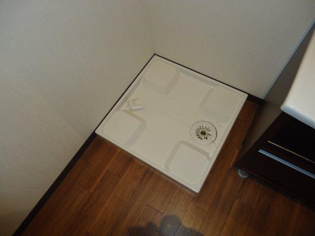 拡大写真:Creo中村公園弐番館 1階103の洗濯機置場